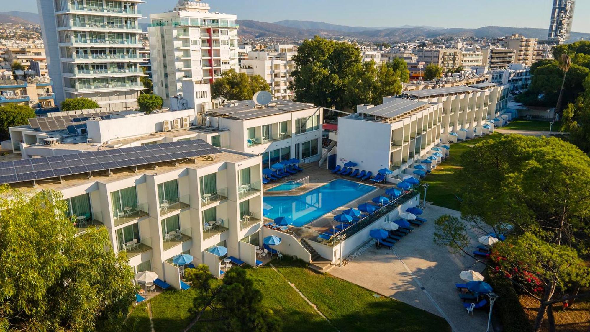 Park Beach Hotel Limassol Exteriör bild