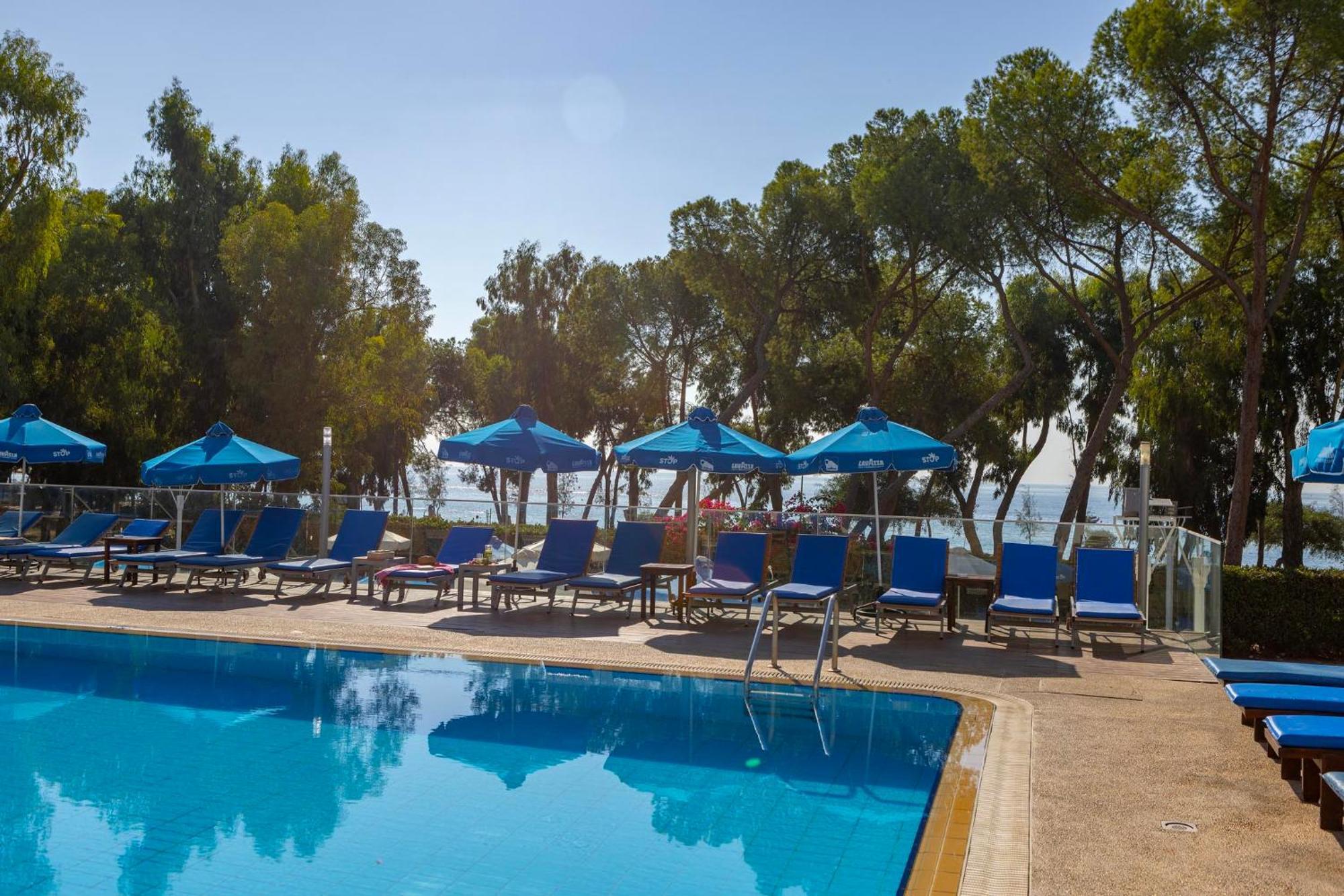 Park Beach Hotel Limassol Exteriör bild