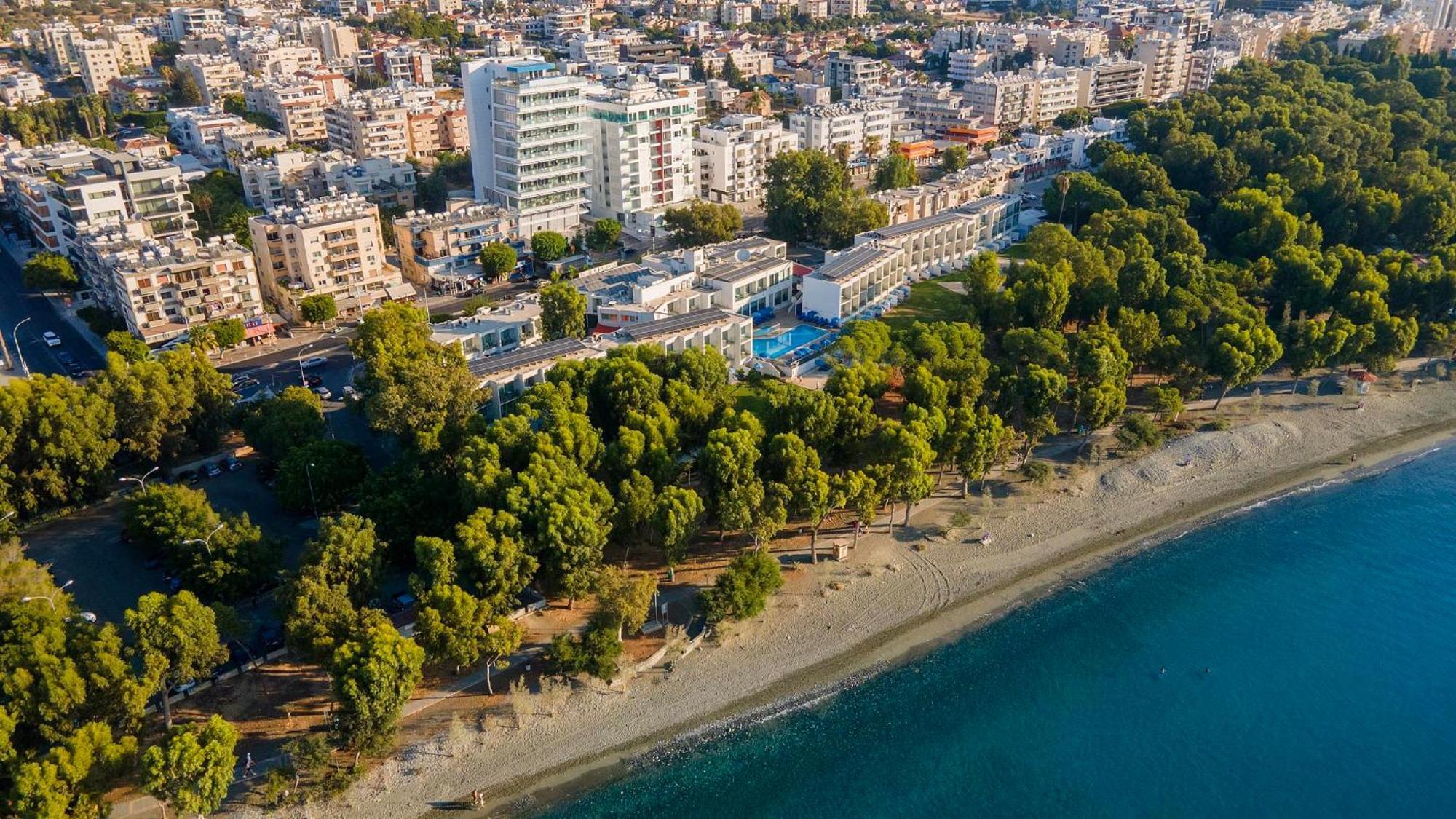 Park Beach Hotel Limassol Exteriör bild
